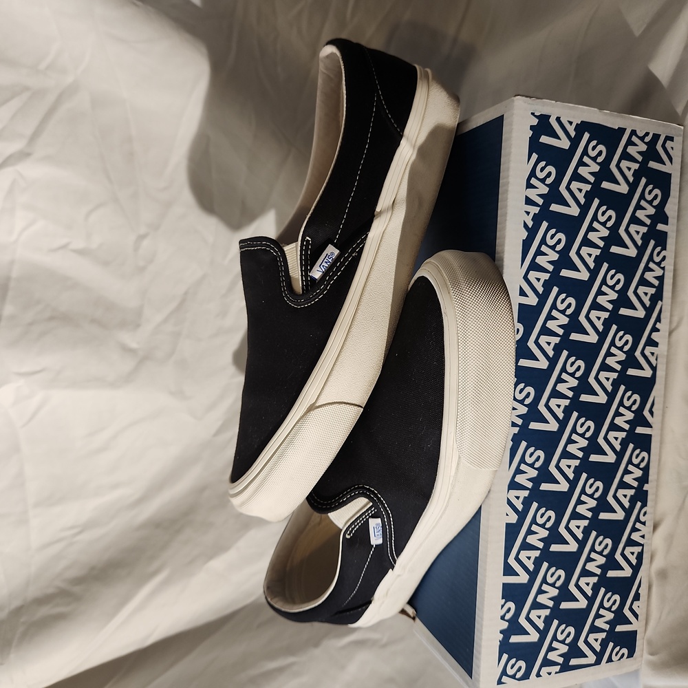 VANS VAULT